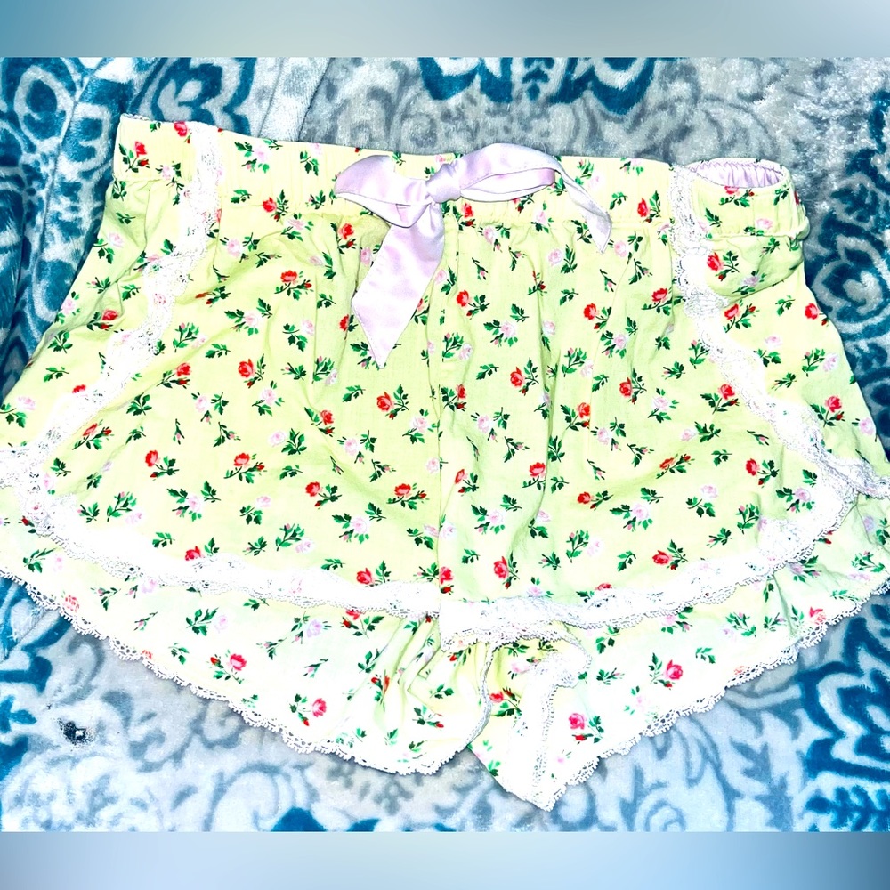 Victoria Secret sleep shorts 💕🌸🌺